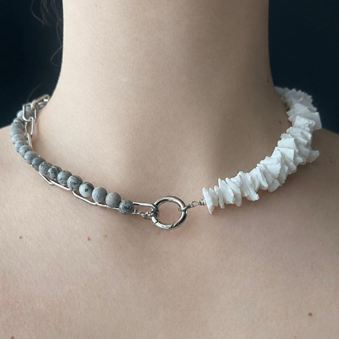 “Smoke Shell” choker