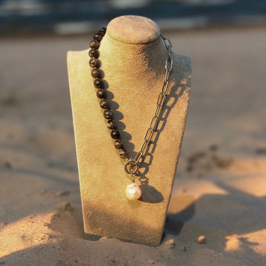 “Shadow Pearl” choker